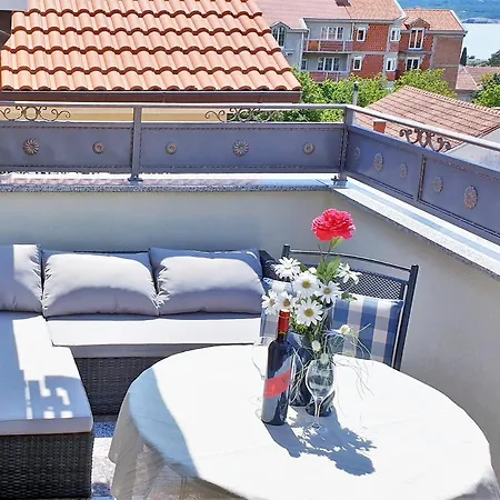 Ana Apartment *